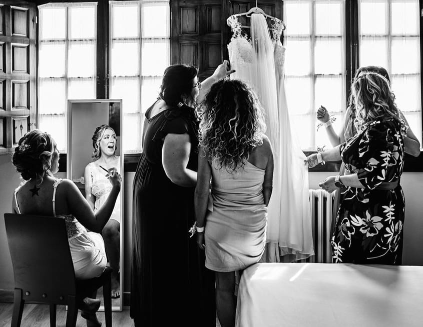 preparativos novia boda momento maquillaje emocion